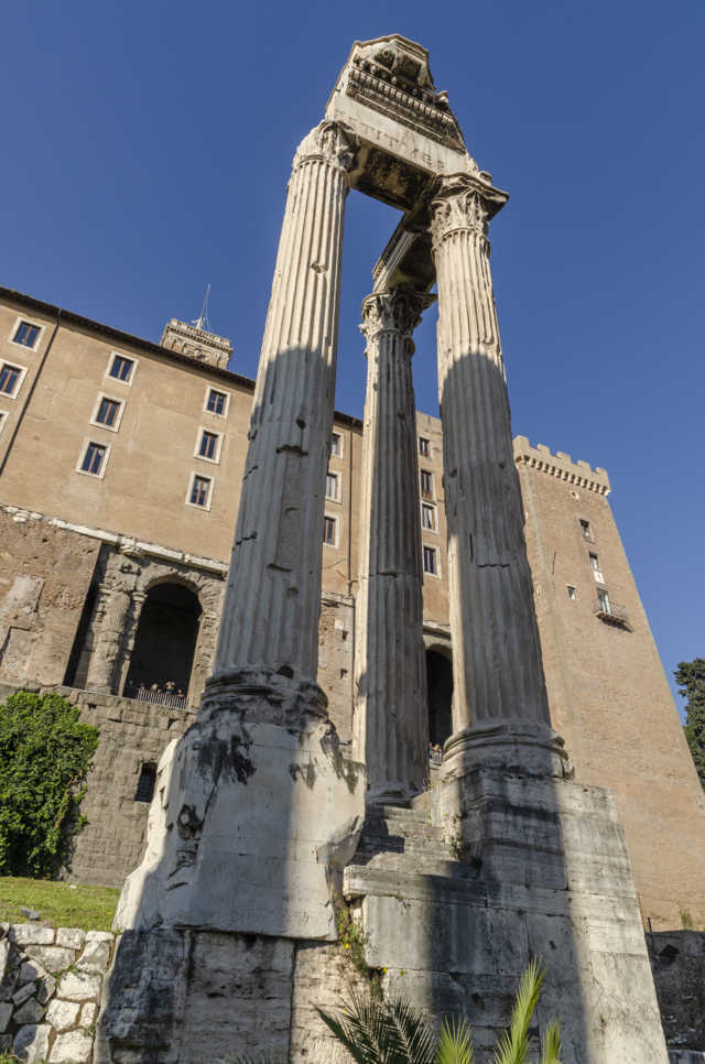 35 - Italia - Roma - Foro Romano - templo de Vespasiano y Tito
